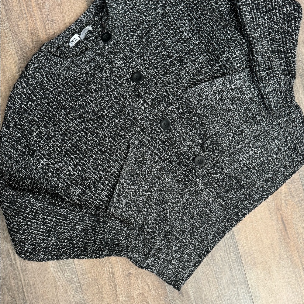 Zara Black and White Knit Sweater (Med)